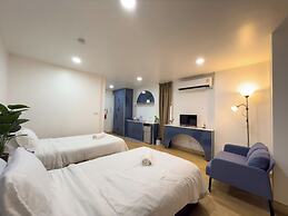 Breezewood Bangkok Hotel