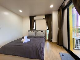 Breezewood Bangkok Hotel