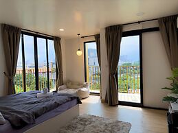 Breezewood Bangkok Hotel