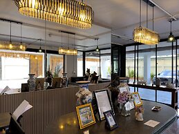 Breezewood Bangkok Hotel