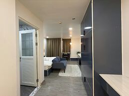 Breezewood Bangkok Hotel