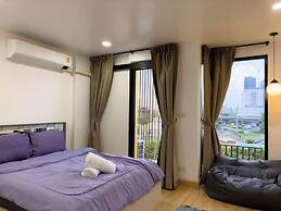 Breezewood Bangkok Hotel