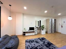 Breezewood Bangkok Hotel