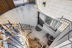 Rivetstays - Designer Walk Suites