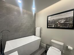 Rivetstays - Designer Walk Suites