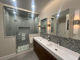 Rivetstays - Designer Walk Suites