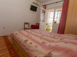 Beachfront Apartments Andrijević