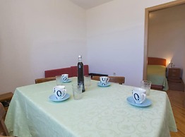 Beachfront Apartments Andrijević