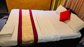 Hotel August International