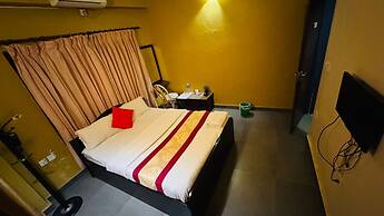 Hotel August International