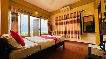 Hotel August International