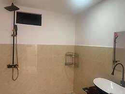 Motel Mys Dung as  Motel Lavie