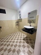 Motel Mys Dung as  Motel Lavie