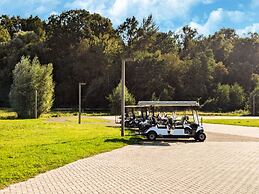 Belvilla Exclusive Spacious Lakehouse