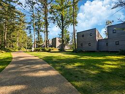 Belvilla Exclusive Spacious Lakehouse