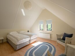 Spacious Bungalow Near the Frisian Lakes