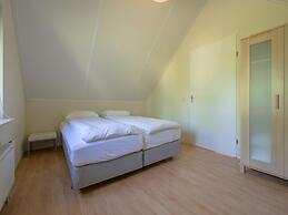 Spacious Bungalow Near the Frisian Lakes