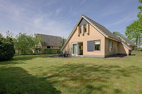 Spacious Bungalow Near the Frisian Lakes