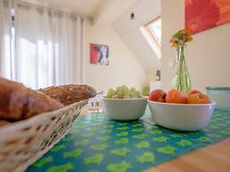 Spacious Bungalow Near the Frisian Lakes