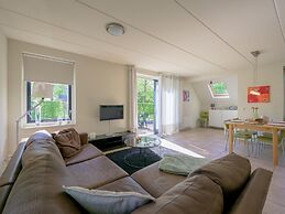 Spacious Bungalow Near the Frisian Lakes