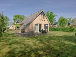 Spacious Bungalow Near the Frisian Lakes