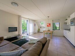 Spacious Bungalow Near the Frisian Lakes