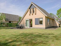 Spacious Bungalow Near the Frisian Lakes