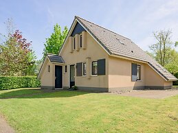 Spacious Bungalow Near the Frisian Lakes