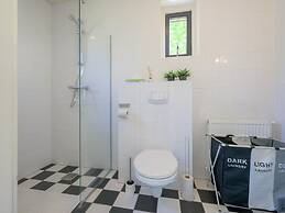 Spacious Bungalow Near the Frisian Lakes