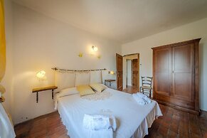 Farmhouse in Carpegna With Private Pool