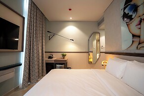 SeSaya Poshtel & Bistro