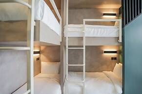 SeSaya Poshtel & Bistro