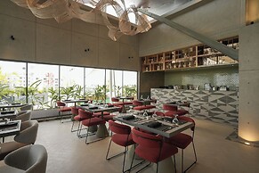 SeSaya Poshtel & Bistro