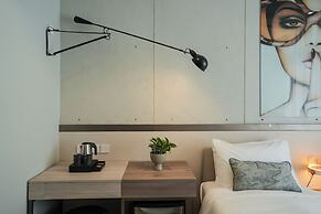 SeSaya Poshtel & Bistro