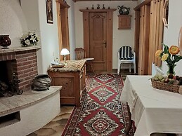 Large 4-room Apartment With Mountain View
