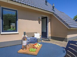 Spacious 4-person Bungalow Near the Frisian Lakes