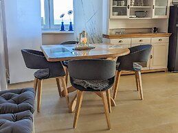 Comfortable Holiday Home in Nature