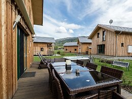Appealing Chalet With hot tub