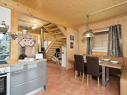 Appealing Chalet With hot tub