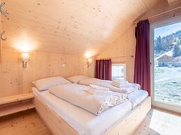 Appealing Chalet With hot tub