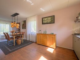 Cosy Holiday Home With Garden