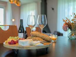 Cosy Holiday Home With Garden