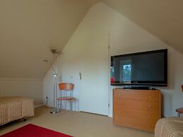 Cosy Holiday Home With Garden