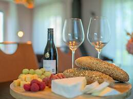 Cosy Holiday Home With Garden