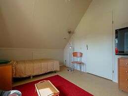 Cosy Holiday Home With Garden