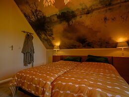 Cosy Holiday Home With Garden