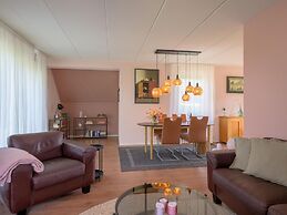 Cosy Holiday Home With Garden