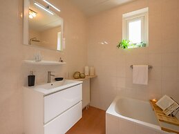 Cosy Holiday Home With Garden