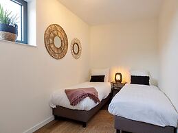 Houseboat With Private Roofed Terrace