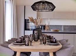 Houseboat With Private Roofed Terrace